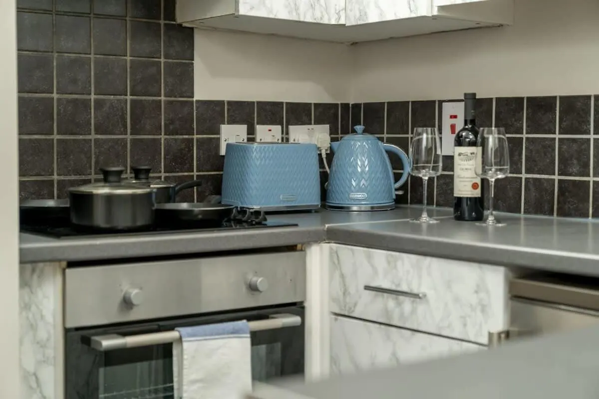 City Of London - Lovely Two Bedroom Apartment