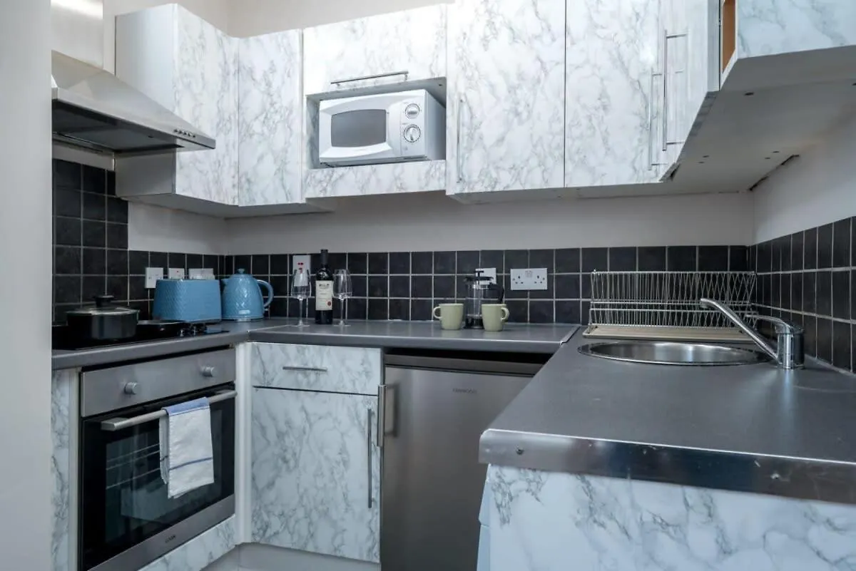 City Of London - Lovely Two Bedroom Apartment