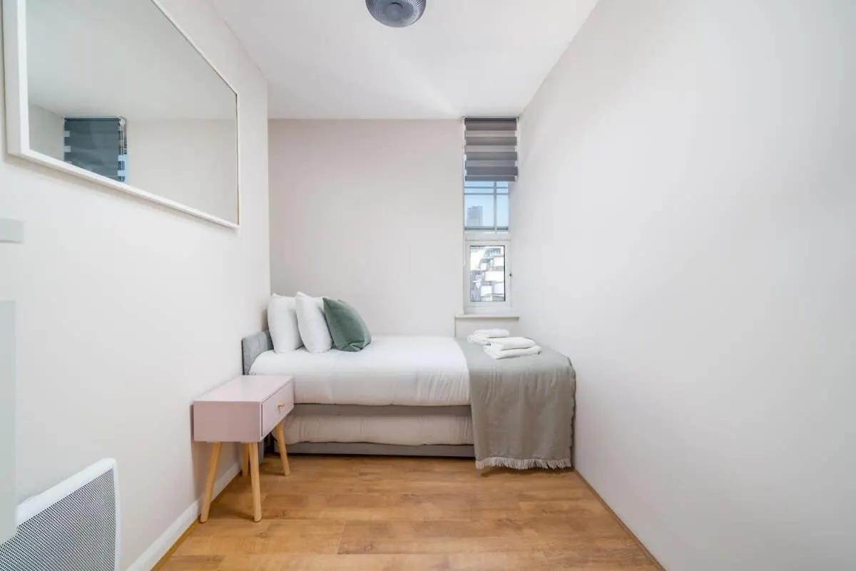 City Of London - Lovely Two Bedroom Apartment United Kingdom