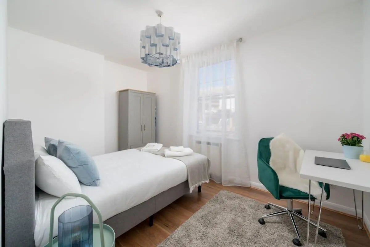 City Of London - Lovely Two Bedroom Apartment