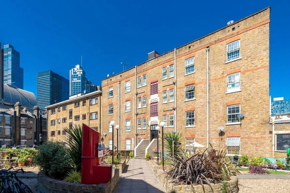 City Of London - Lovely Two Bedroom Apartment 0*,  United Kingdom